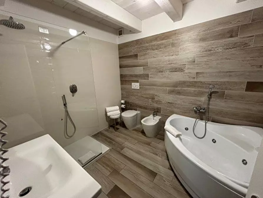 Immagine 8 di Villa in vendita  35 a Riva Presso Chieri