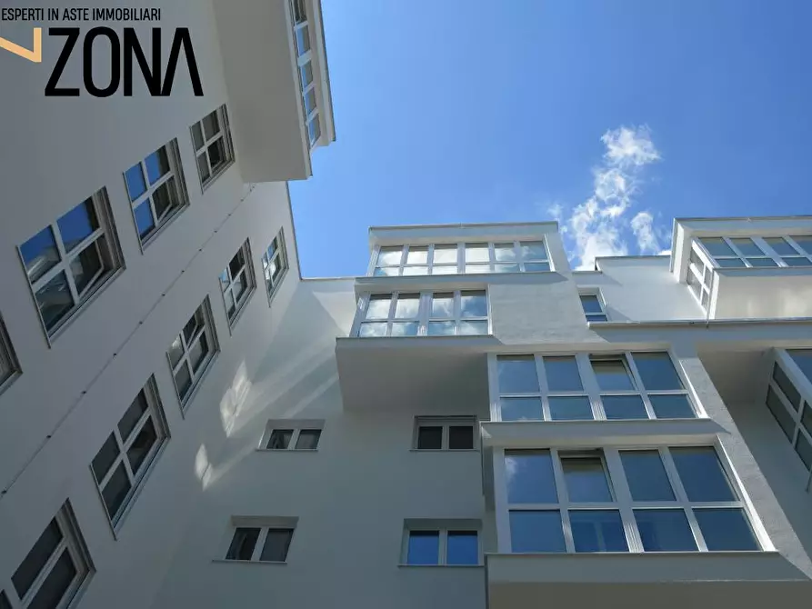 Immagine 9 di Appartamento in vendita  8 a Bari