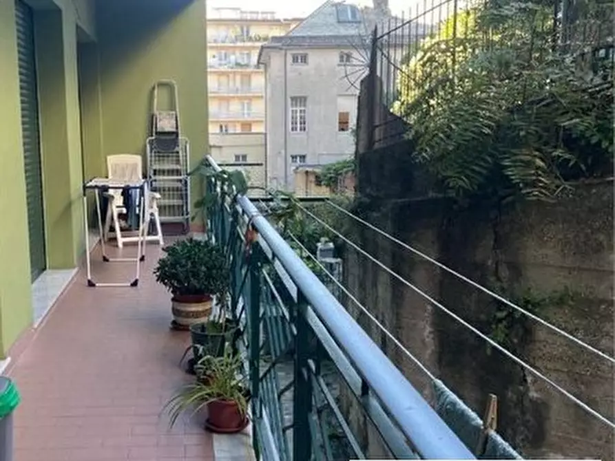 Immagine 9 di Appartamento in vendita  4/10 a Genova