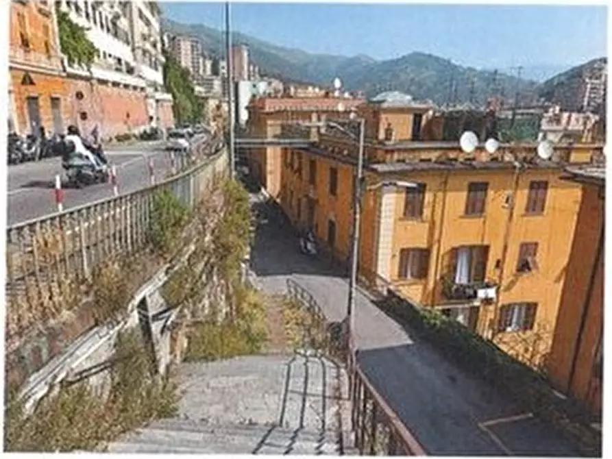 Immagine 2 di Appartamento in vendita  3 a Genova
