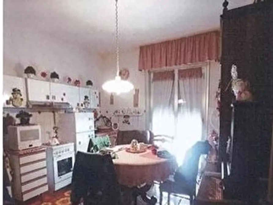 Immagine 8 di Appartamento in vendita  18 a Genova