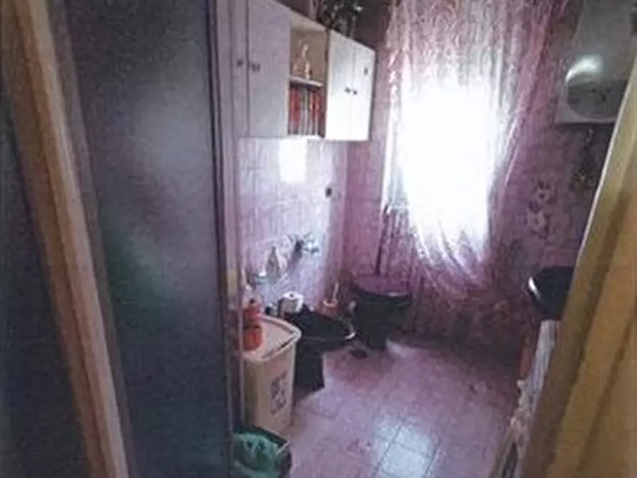 Immagine 10 di Appartamento in vendita  18 a Genova