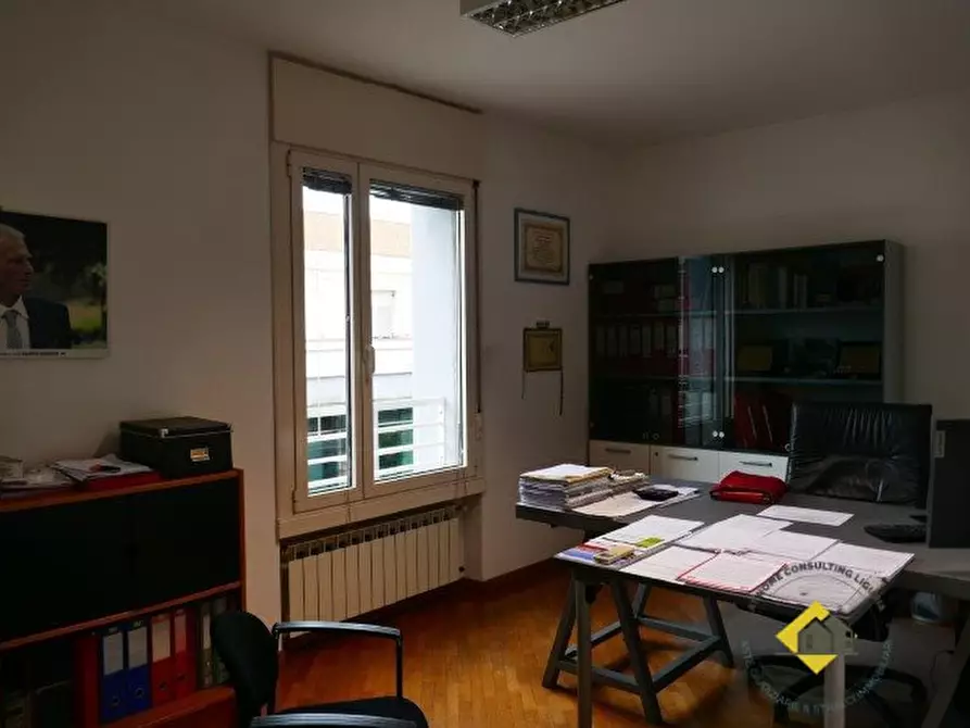 Immagine 8 di Appartamento in vendita  7 a Genova