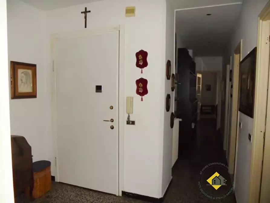 Immagine 5 di Appartamento in vendita  185 int.8 a Genova
