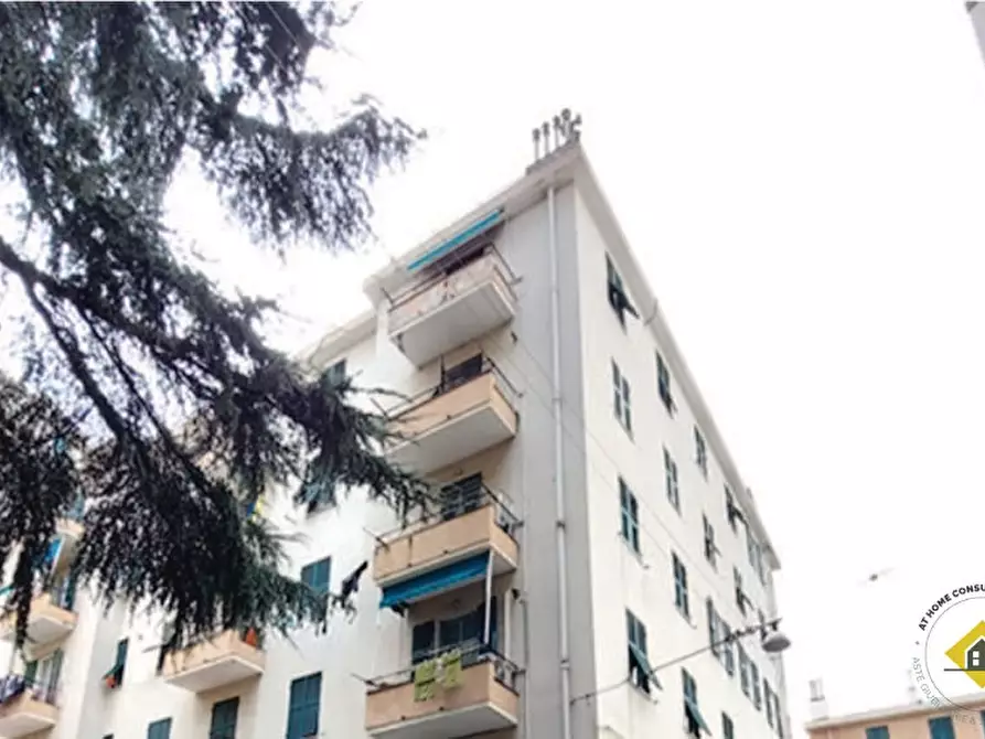 Immagine 9 di Appartamento in vendita  34 a Genova