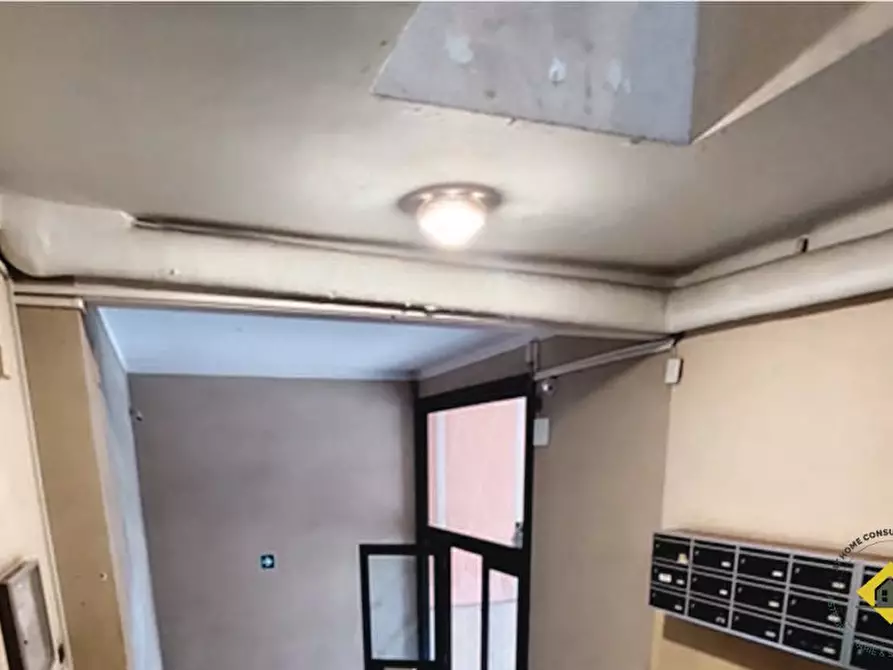 Immagine 10 di Appartamento in vendita  34 a Genova