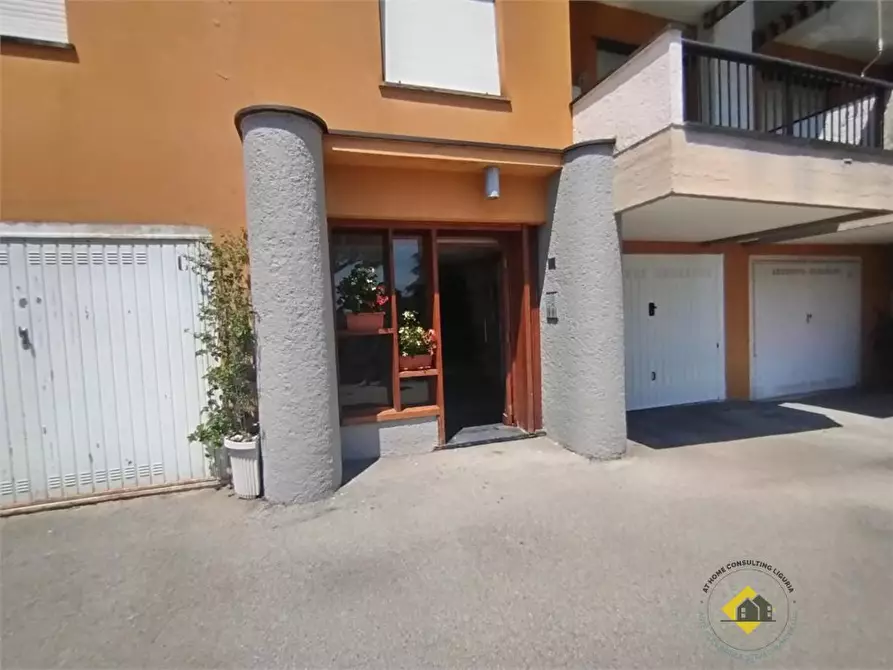 Immagine 2 di Appartamento in vendita  14 a Rapallo