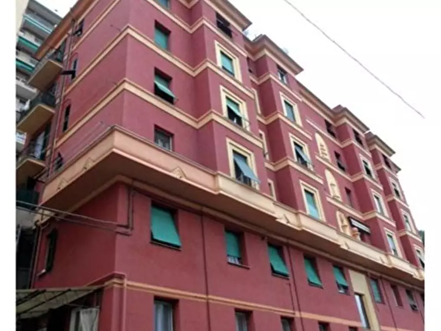 Immagine 8 di Appartamento in vendita  10 a Genova