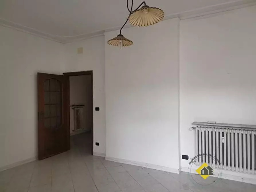 Immagine 8 di Appartamento in vendita  35 a Genova