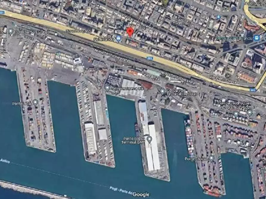 Immagine 4 di Appartamento in vendita  35 a Genova