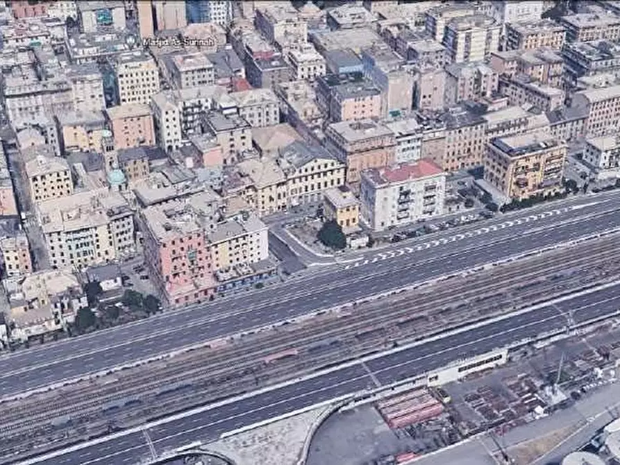 Immagine 7 di Appartamento in vendita  35 a Genova