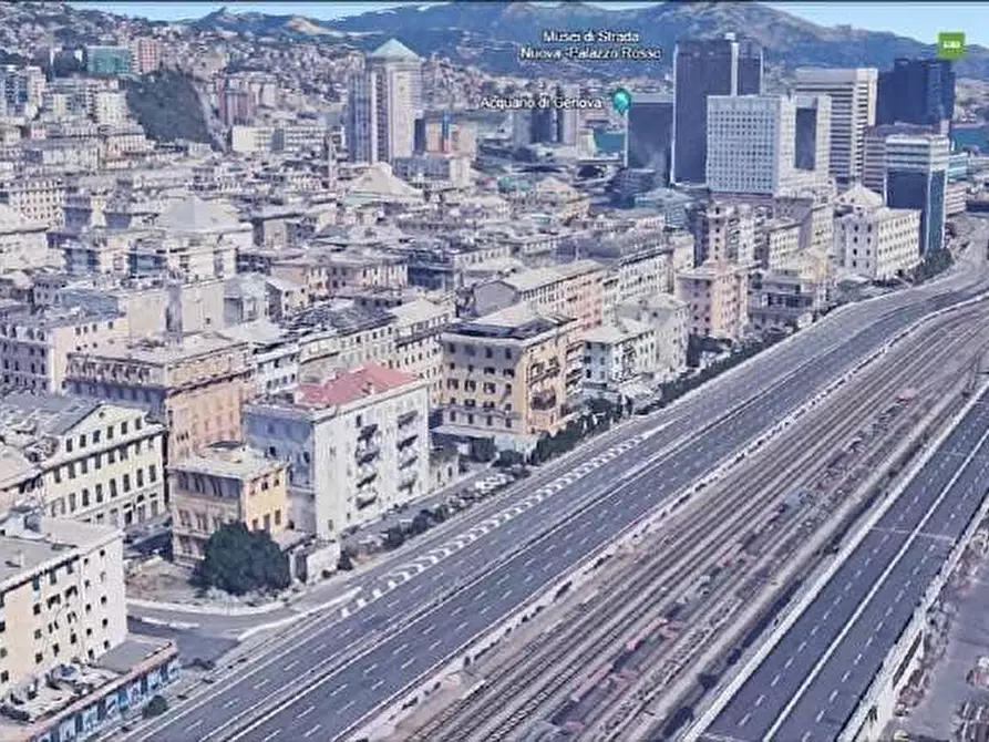 Immagine 9 di Appartamento in vendita  35 a Genova