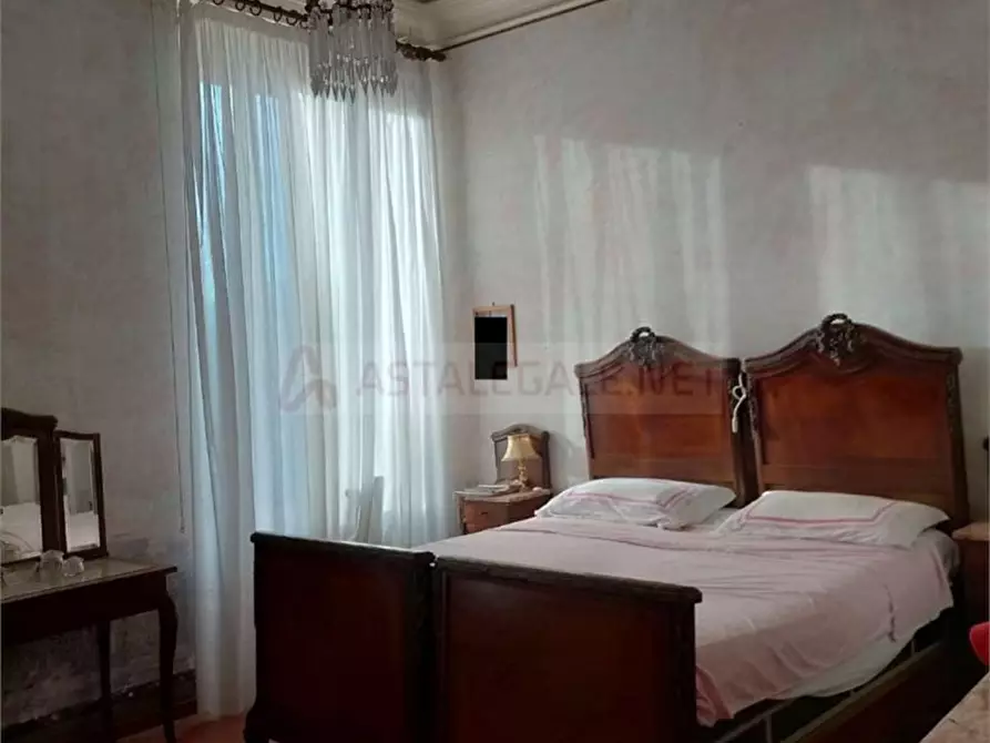 Immagine 10 di Appartamento in vendita  30 a Imperia