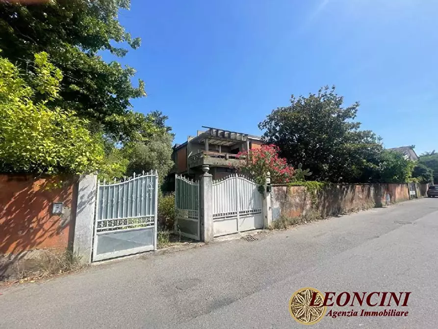 Immagine 2 di Appartamento in vendita  54 a Carrara