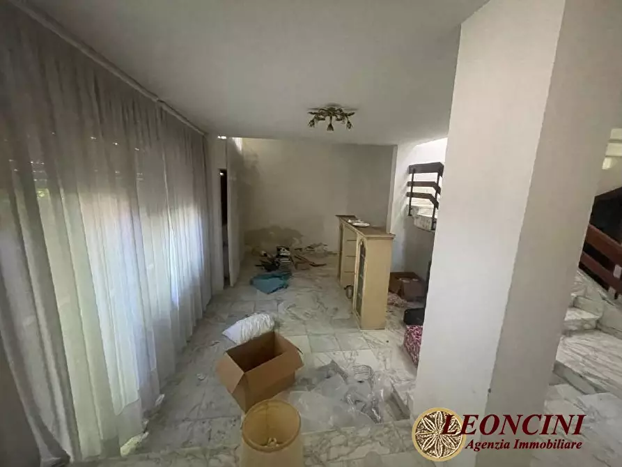 Immagine 5 di Appartamento in vendita  54 a Carrara