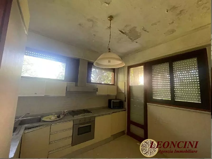 Immagine 6 di Appartamento in vendita  54 a Carrara