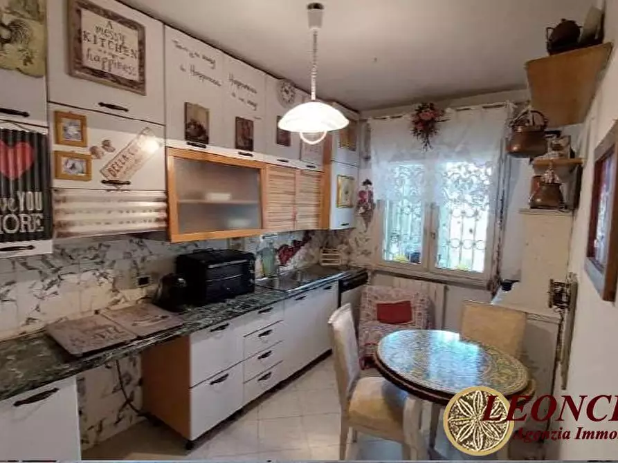 Immagine 3 di Appartamento in vendita  1 a Massa