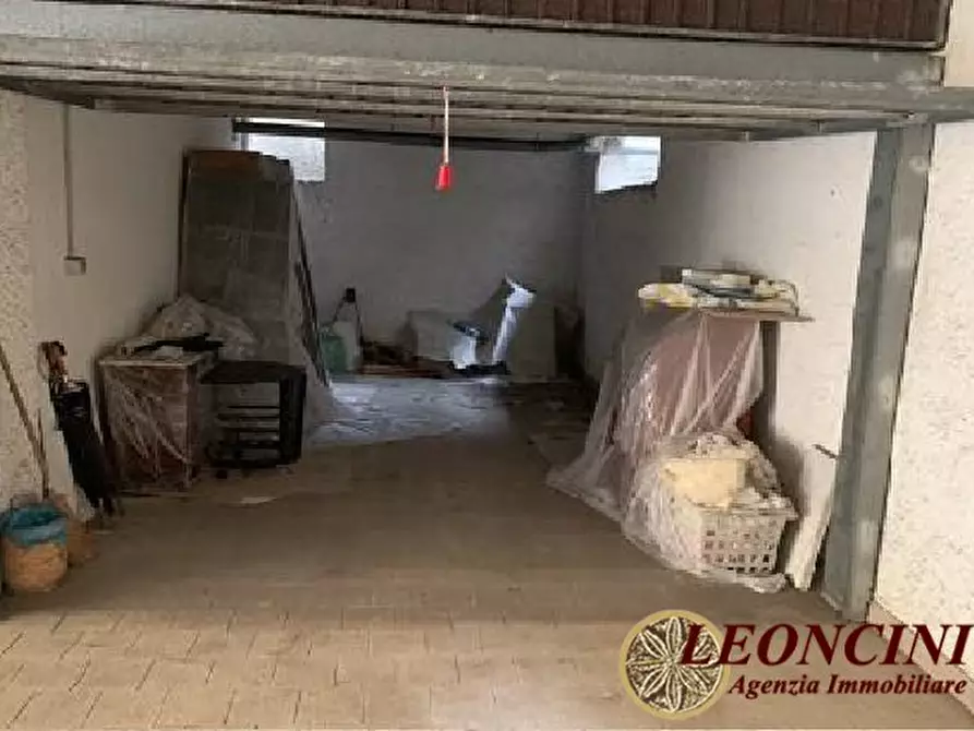 Immagine 10 di Appartamento in vendita  118 a Massa