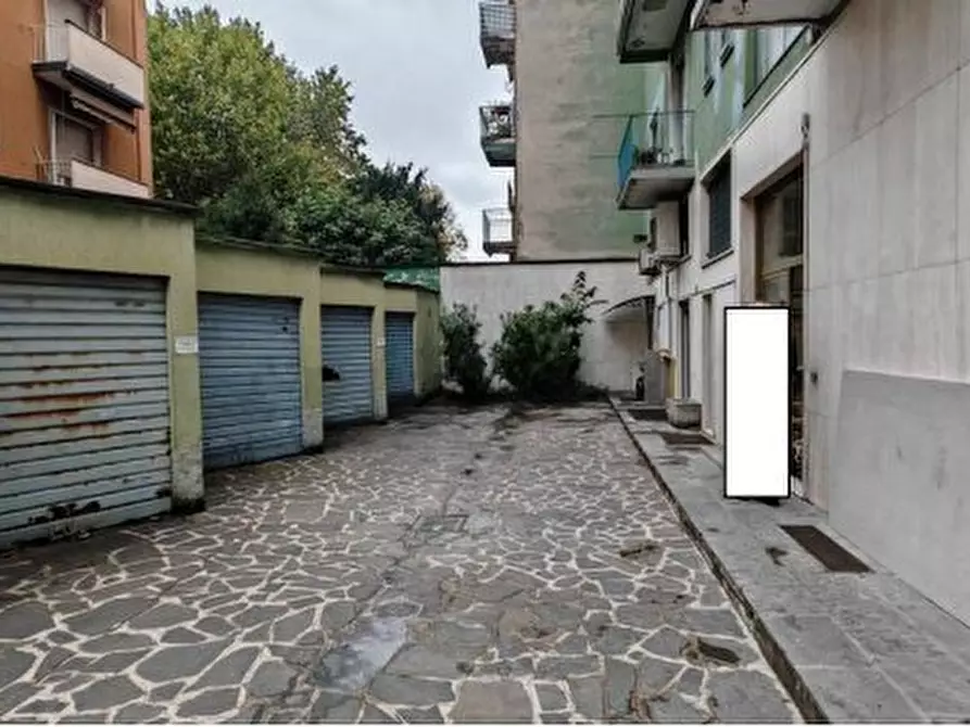 Immagine 5 di Appartamento in vendita  29 a Milano