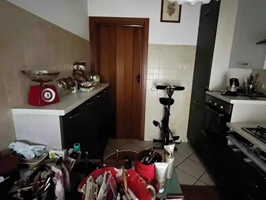 Immagine 10 di Appartamento in vendita  18 a Milano