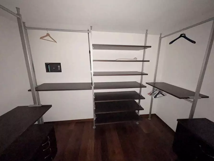 Immagine 8 di Appartamento in vendita  31 a Milano