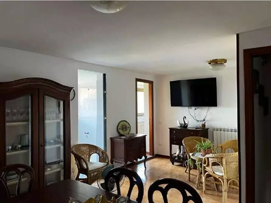 Immagine 8 di Appartamento in vendita  5 a Milano