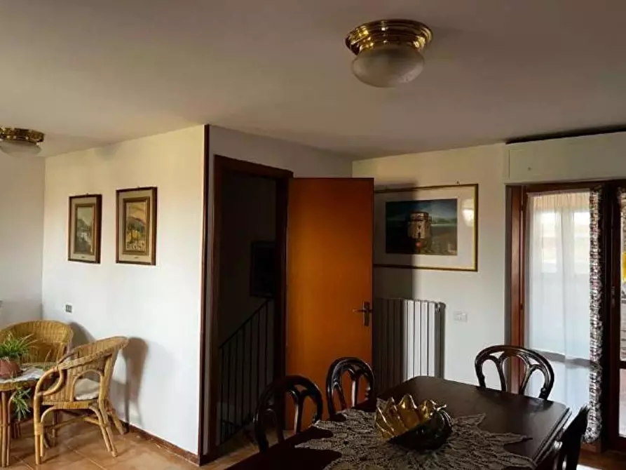 Immagine 9 di Appartamento in vendita  5 a Milano