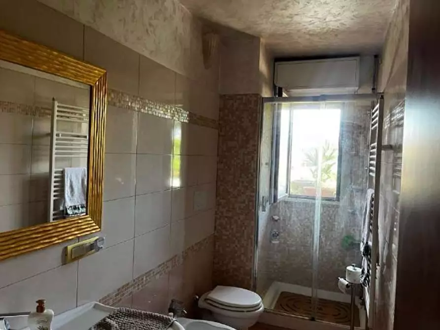 Immagine 10 di Appartamento in vendita  5 a Milano