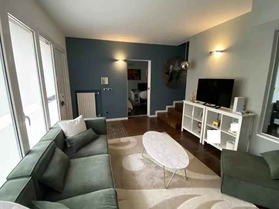 Immagine 9 di Appartamento in vendita  8 a Milano