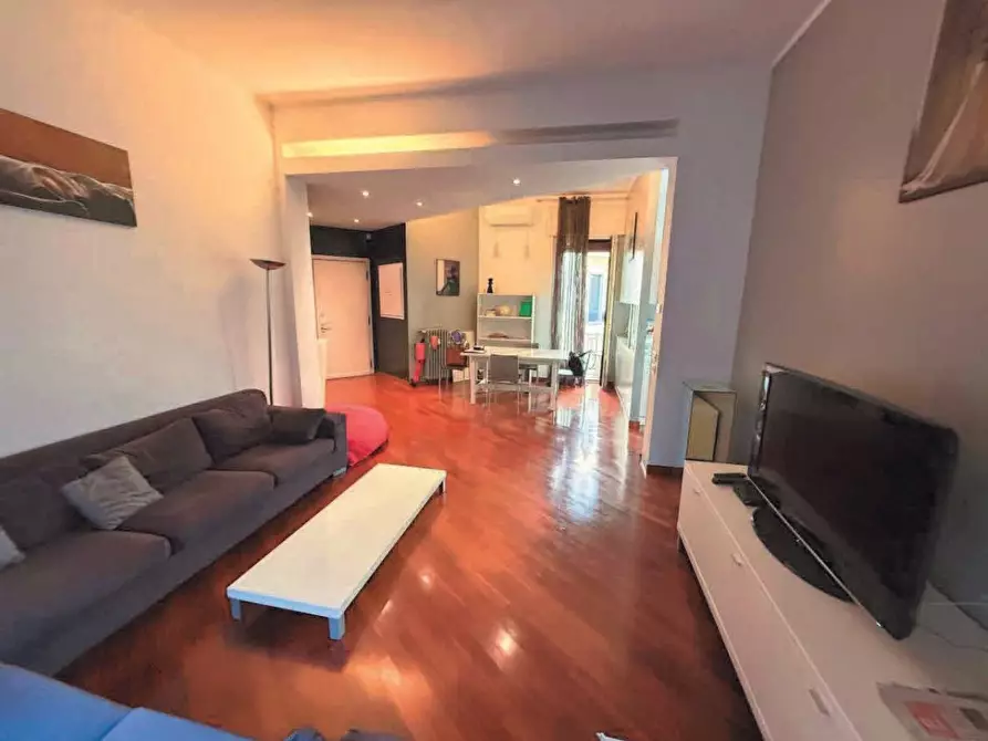 Immagine 9 di Appartamento in vendita  5 a Milano