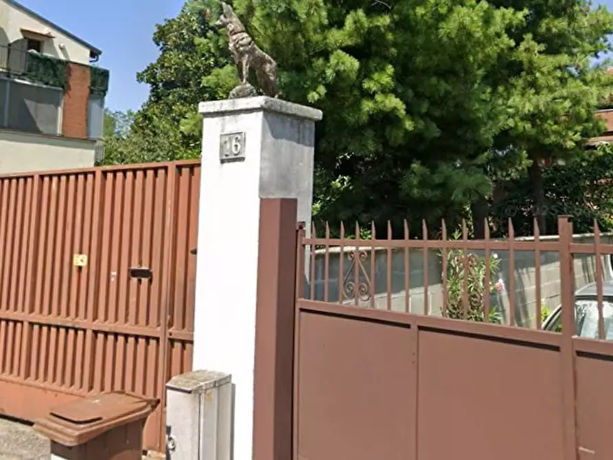 Immagine 2 di Appartamento in vendita  16 a Milano