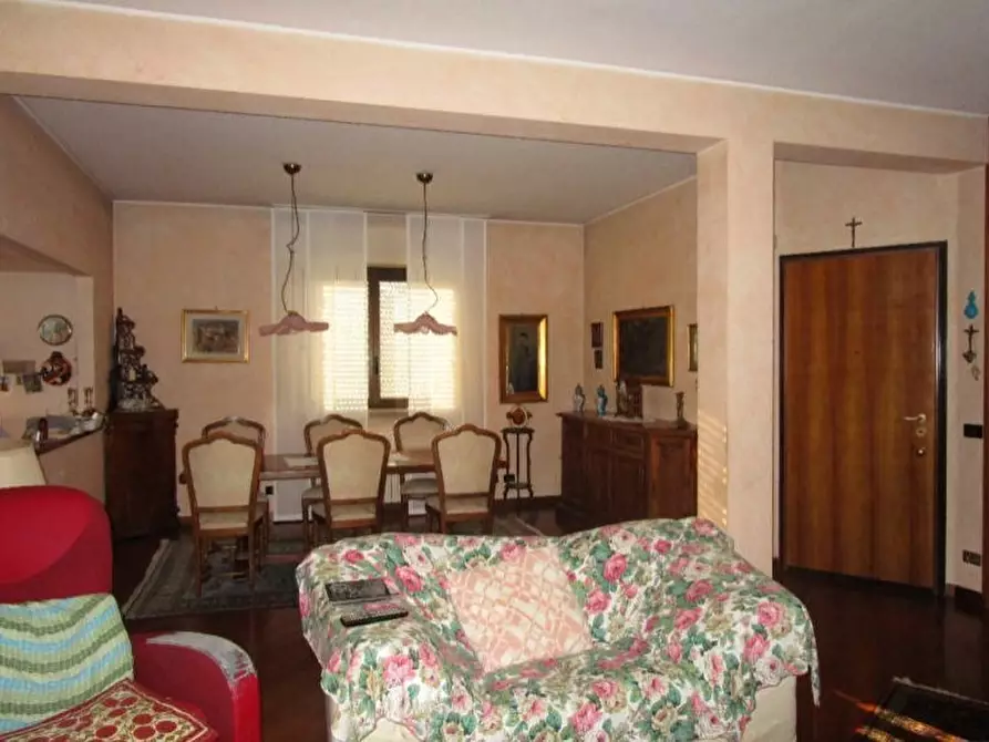 Immagine 4 di Appartamento in vendita  16 a Milano