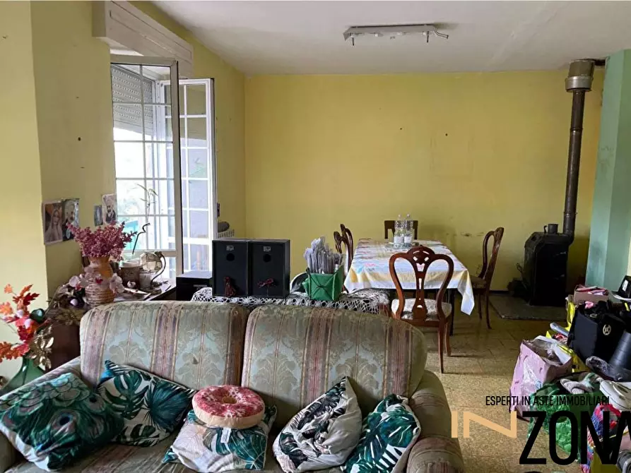 Immagine 9 di Appartamento in vendita  24 a Castiglione Messer Raimondo