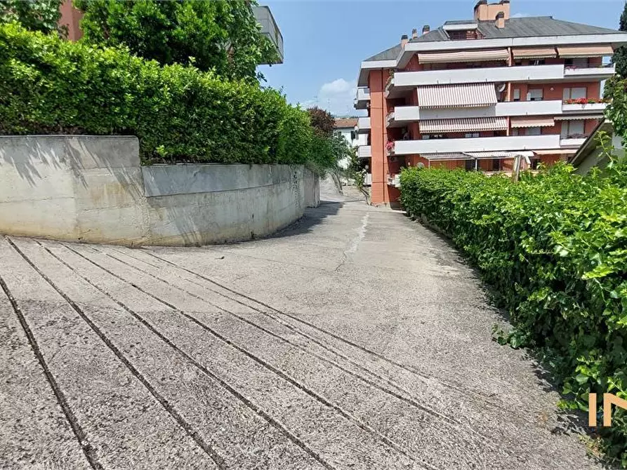 Immagine 9 di Appartamento in vendita  50 a Teramo