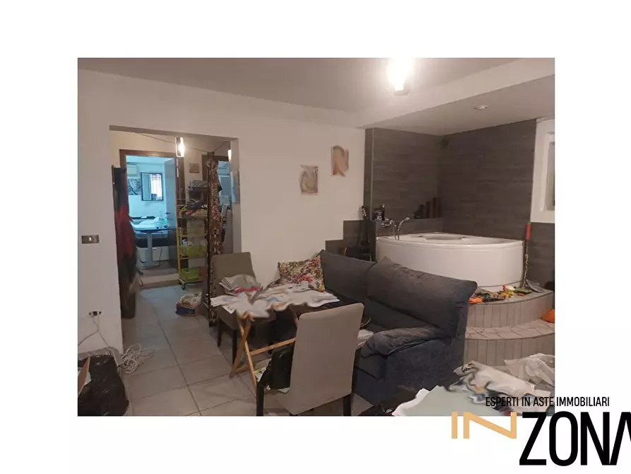 Immagine 5 di Appartamento in vendita  8 a Roseto Degli Abruzzi