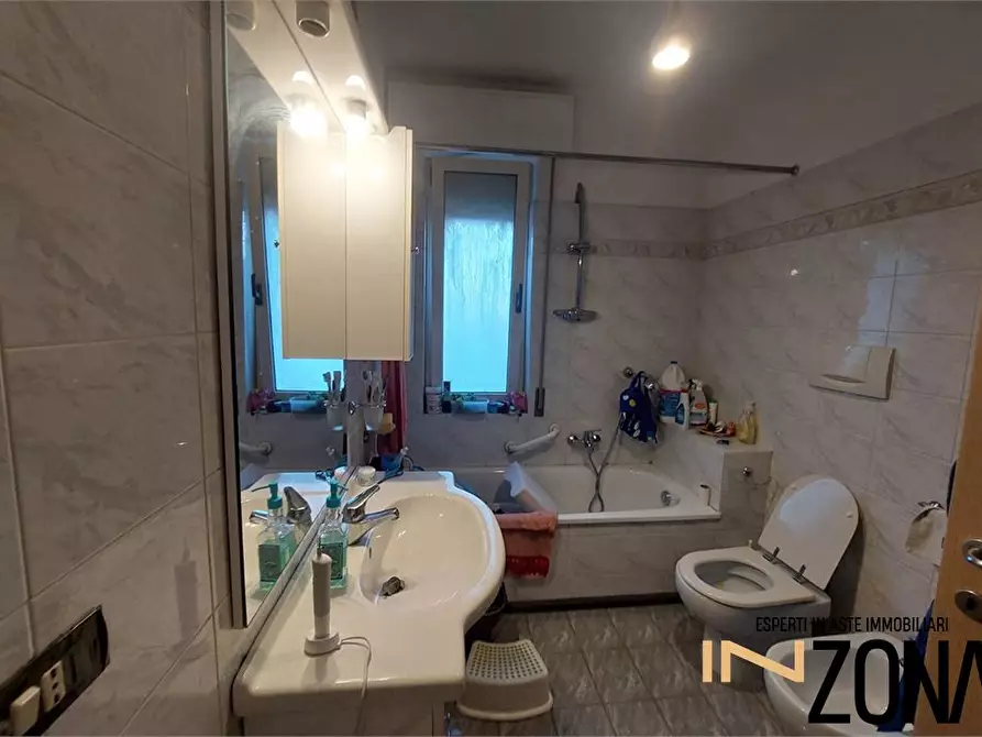 Immagine 4 di Appartamento in vendita  8 a Roseto Degli Abruzzi