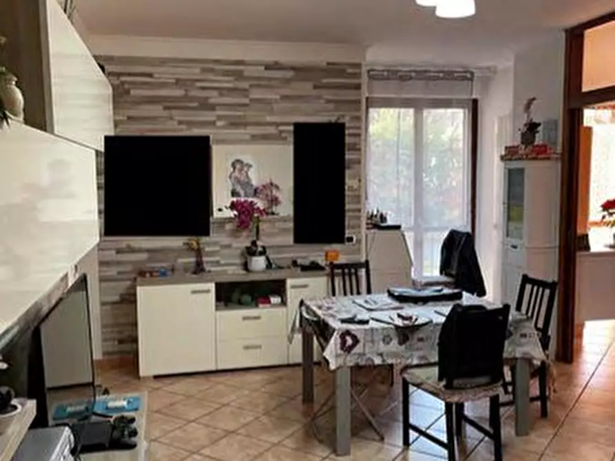 Immagine 4 di Appartamento in vendita  62 a Romano Canavese