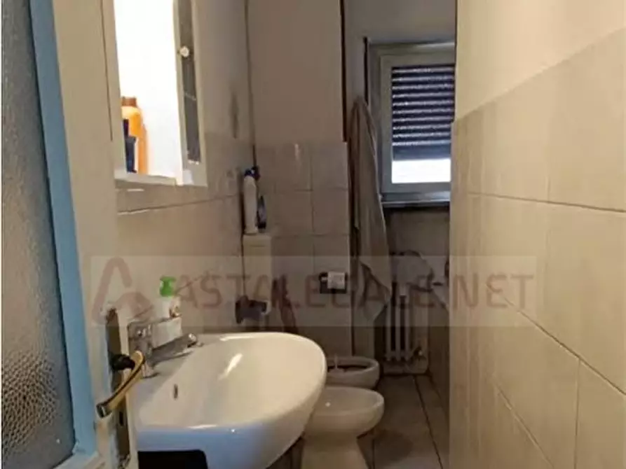 Immagine 9 di Appartamento in vendita  50 a Torino