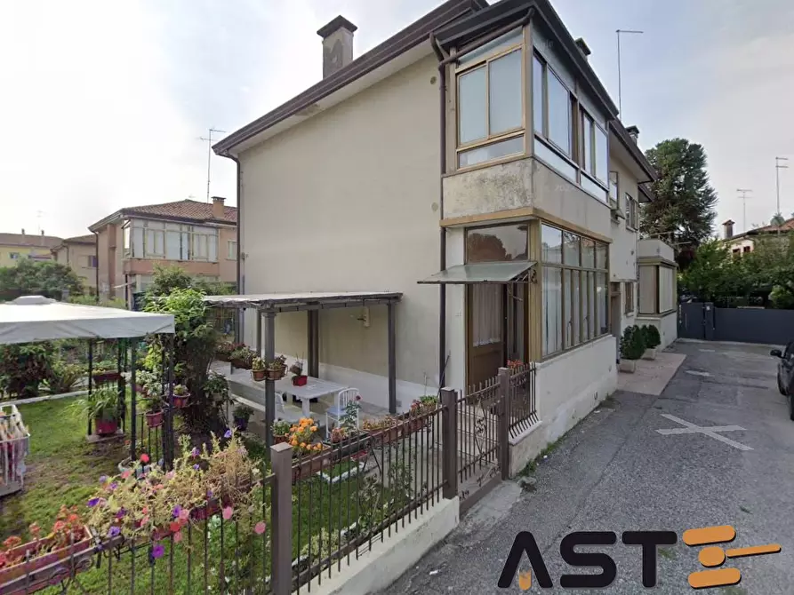 Immagine 1 di Appartamento in vendita  a Treviso