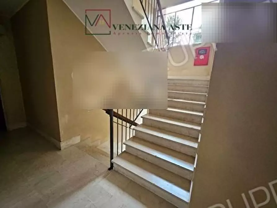 Immagine 8 di Appartamento in vendita  44 a Venezia