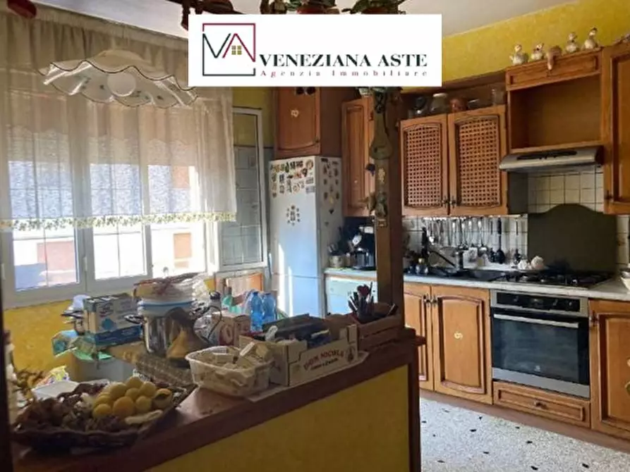 Immagine 4 di Appartamento in vendita  10 a Venezia