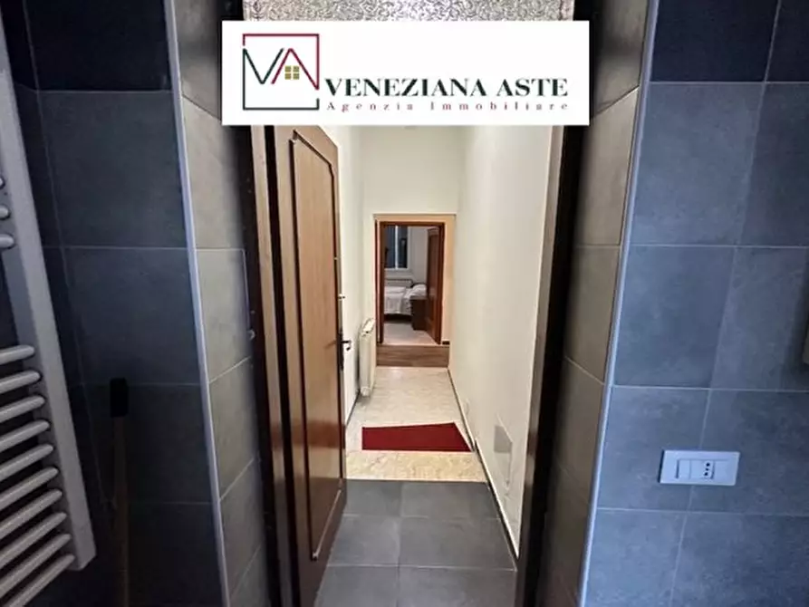 Immagine 5 di Appartamento in vendita  8 a Venezia