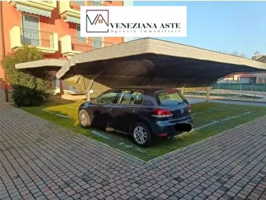 Immagine 9 di Appartamento in vendita  100 a Caorle
