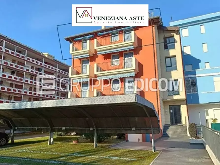 Immagine 2 di Appartamento in vendita  100 a Caorle