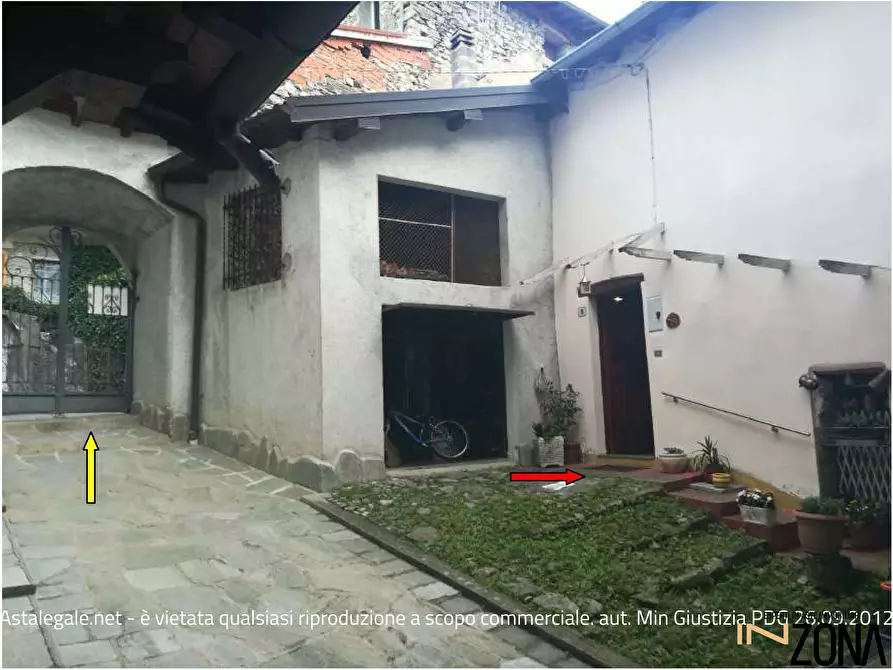 appartamento in vendita a Blessagno in zona Lura