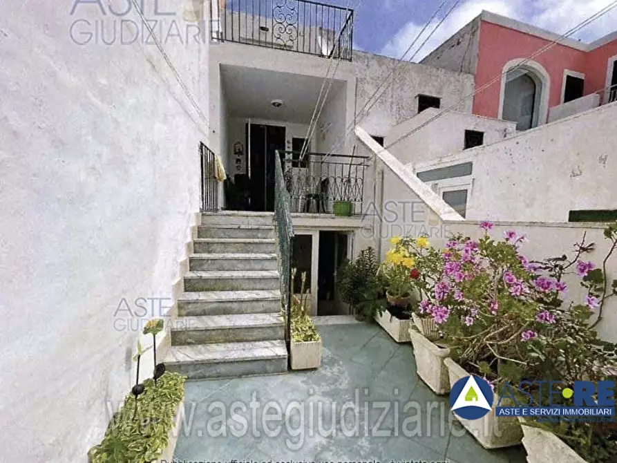 Immagine 1 di Appartamento in vendita  a Ponza