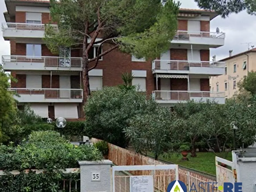 Immagine 1 di Appartamento in vendita  37 a Livorno