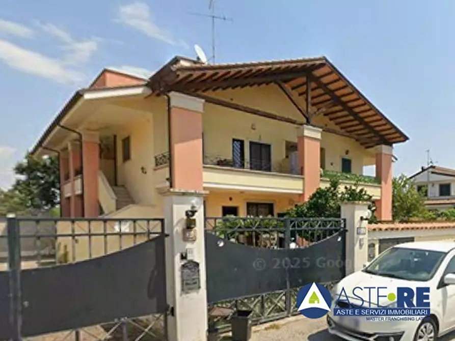 Immagine 2 di Appartamento in vendita  28 a Pomezia