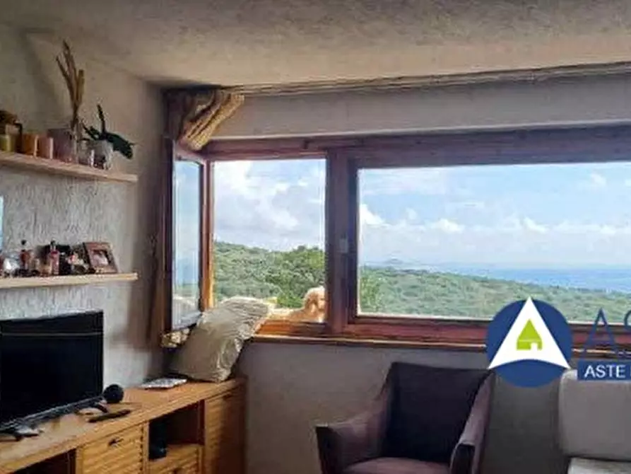 Immagine 3 di Appartamento in vendita  a Olbia