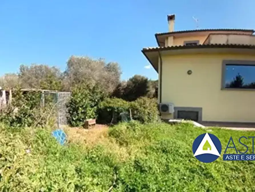 Immagine 2 di Appartamento in vendita  a Viterbo